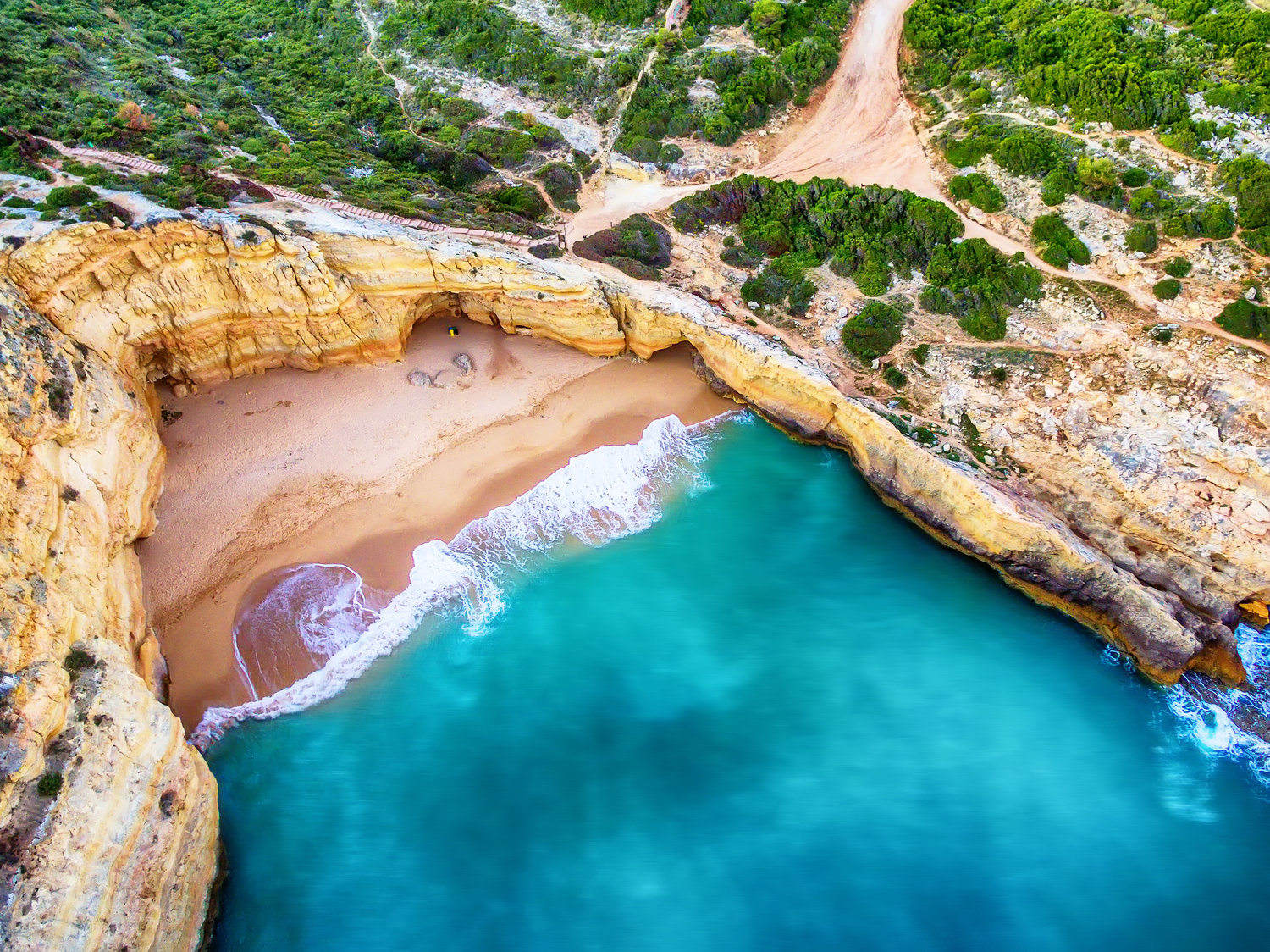 4 Reasons to visit the Algarve in the Spring